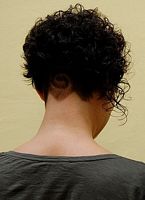 asymetryczne fryzury krótkie - uczesanie damskie zdjęcie numer 66B